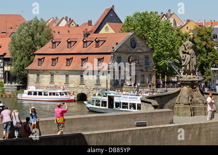 Imbarcazioni per escursioni sul fiume Regnitz, Bamberg, Baviera, Germania Foto Stock