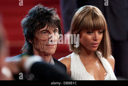 Ronnie Wood; Ana Araujo 2011 Festival Internazionale del Cinema di Cannes - Giorno 8 - malinconia - Premiere Cannes, Francia - 18.05.11 Foto Stock