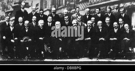 Scienza, fisica, Quinta Conferenza Solvay, partecipanti, foto di gruppo, Bruxelles, 1927, diritti aggiuntivi-clearences-non disponibili Foto Stock