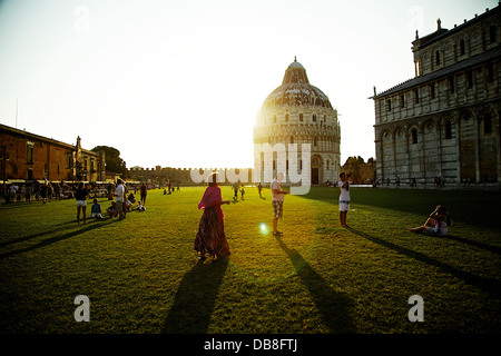 Pisa è una città in Toscana, Italia centrale ed è celebre con la Torre di Pisa Foto Stock