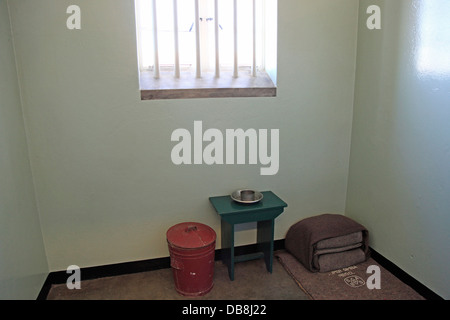 Nelson Mandela la cella del carcere di Robben Island, Città del Capo Foto Stock