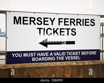 Mersey Biglietti ferries segno in Liverpool Regno Unito Foto Stock