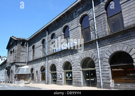 L'edificio termale in stile Neo-Byzantine a Le Mont-Dore, Dipartimento Puy-de-Dôme, Auvergne Francia, Europa Foto Stock