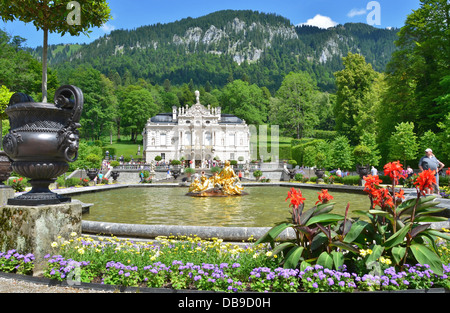 Linderhof Palace (Schloss Linderhof) nel sud-ovest della Baviera Germania costruito da re Ludwig II di Baviera Foto Stock