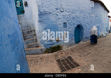 Blue case dipinte nella medina di Chefchaouen, Rif regione, Marocco Foto Stock