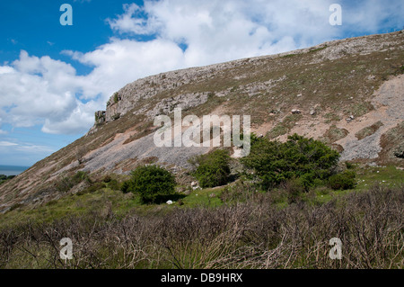 Rhyd y foel nel Galles del Nord vista di Pen y Corddyn Mawr hill, sito di Roman Fort. Foto Stock