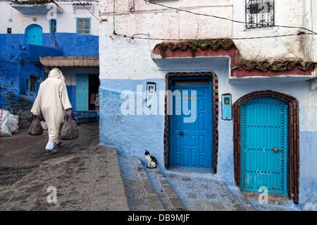 Blue case dipinte nella medina di Chefchaouen, Rif regione, Marocco Foto Stock