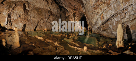 Una spedizione verso il basso le Gouffre Berger (cave) nel Vercors regione della Francia 2012. Foto Stock