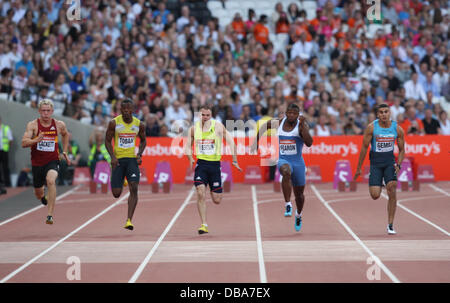 Londra, Regno Unito. 26 Luglio, 2013. durante la IAAF Diamond League giochi anniversario dalla lo Stadio Olimpico, Queen Elizabeth Olympic Park. Adam Gemili vince il 100m Mens B gara Credito: Azione Sport Plus/Alamy Live News Foto Stock