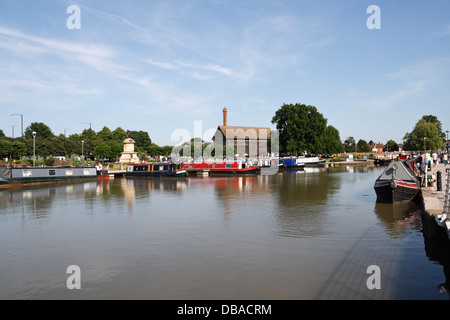 Il Canal Wharf a Stratford Upon Avon Inghilterra. Bacino di Bancroft, corsi d'acqua britannici Foto Stock