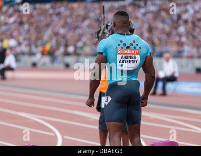 Londra, Regno Unito. Xxvi Luglio, Harry Aikines-Aryeetey ottenere pronto per 100m mens race, GBR, Anniversario giochi atletica britannica, Londra. 2013. Foto: Credito: Rebecca Andrews/Alamy Live News Foto Stock