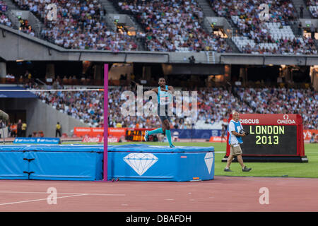 Londra, Regno Unito. Xxvi Luglio, Erik Kynard salta sopra il bar, Erik Kynard è il 2° posto, Anniversario giochi atletica britannica, Londra. 2013. Foto: Credito: Rebecca Andrews/Alamy Live News Foto Stock