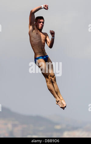 Barcellona, Spagna. 27 Luglio, 2013. Victor Minibaev della Russia (RUS) in azione durante la mens 10m Platform Diving semifinale il giorno 8 del 2013 Campionati del Mondo di nuoto FINA, presso la Piscina Municipal de Montjuic. Credito: Azione Sport Plus/Alamy Live News Foto Stock