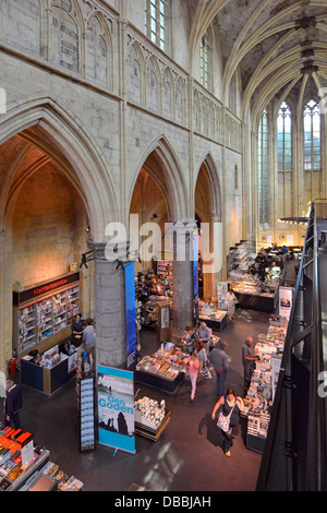 La libreria Maastricht Selexyz Dominicanen si trova all'interno del ridondante edificio storico della chiesa gotica del XIII secolo Limburgo, Paesi Bassi Europa Foto Stock