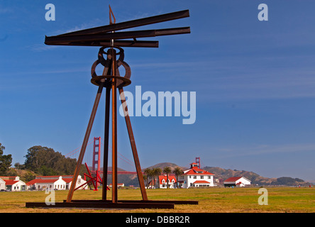 Dreamcatcher, il marchio di Suvero scultura in acciaio a San Francisco Crissy Field Foto Stock