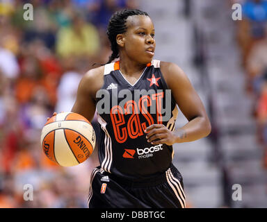 Uncasville, Connecticut, Stati Uniti d'America. 27 Luglio, 2013. Eastern Conference guard Epiphanny Prince (10) del Chicago Sky in azione durante il 2013 WNBA All-Star Game al Mohegan Sun Arena. La Western Conference sconfitto est 102-98. Anthony Nesmith/CSM/Alamy Live News Foto Stock