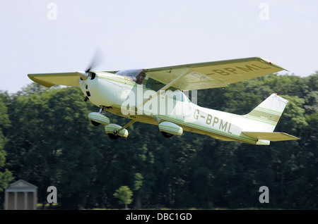 Il Cessna 172 Skyhawk è un quattro-sede aeromobili effettuato dal Cessna Aircraft Company. Più 172s sono stati costruiti rispetto a qualsiasi altro a/c Foto Stock