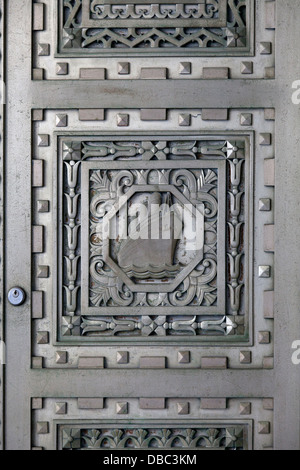 Porte di bronzo sulla parte esterna di scambio 20 posto nel quartiere finanziario di New York in stile Art Deco Foto Stock