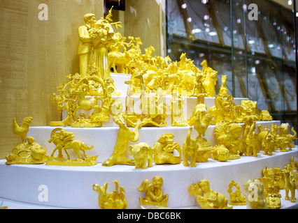 Figure di oro in gioielleria a Dubai's Gold Souq Foto Stock