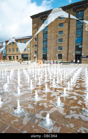 Central Saint Martins College of Art & Design Palazzo Granaio Kings Cross London REGNO UNITO Foto Stock