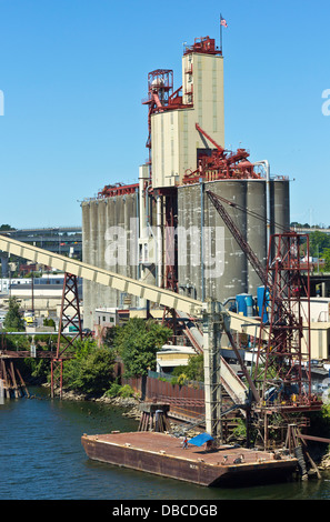 Elevatore granella erogatore senza carico Portland Oregon. Foto Stock