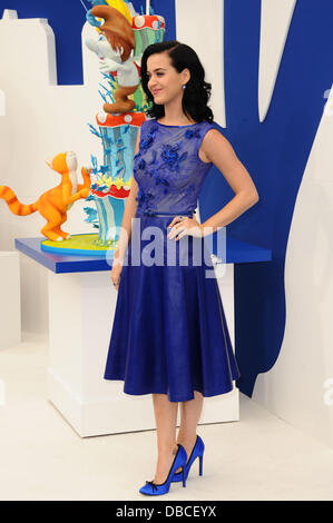 Los Angeles, California, USA. 28 Luglio, 2013. Katy Perry frequentando il Los Angeles Premiere di ''I Puffi 2'" tenutasi presso il Regency Village Theatre di Westwood, la California il 28 luglio 2013. 2013. Credito: D. lunga/Globe foto/ZUMAPRESS.com/Alamy Live News Foto Stock