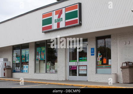 7-Eleven convenience store è raffigurato nel Maine Foto Stock