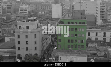 Viste attraverso gli edifici del centro di Lima, da Santo Domingo convento. Lima, Perù Foto Stock