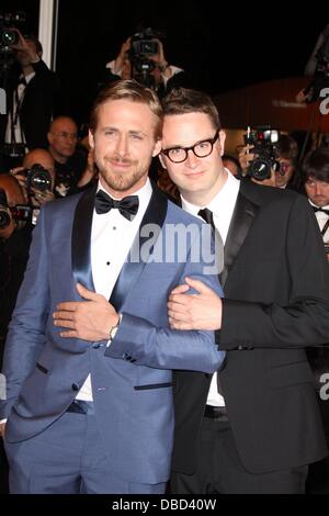 Attore Ryan Gosling (giacca blu) e direttore di Nicolas Winding Refn 2011 Festival Internazionale del Cinema di Cannes - Giorno 10 - Drive - Premiere Cannes, Francia - 20.05.11 Foto Stock