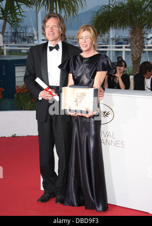 Bill Pohlad e Dede Gardner 2011 Festival Internazionale del Cinema di Cannes - Giorno 12 Palme d'Or vincitori Photocall Cannes, Francia - 22.05.11 Foto Stock