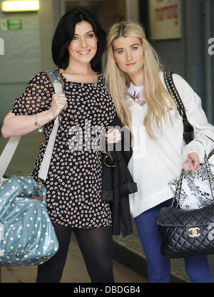 Kym Marsh e Charley Webb presso l'ITV Studios di Londra - Inghilterra - 24.05.11 Foto Stock