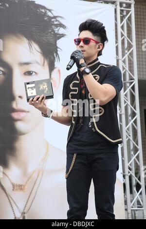 VanNess Wu ha rilasciato il suo nuovo album e tenere una firma corte in Taipei,Cina domenica Luglio 28,2013. Foto Stock