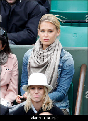 Bar Refaeli al 2011 Roland Garros French Open Paris, Francia - 27.05.11 Foto Stock