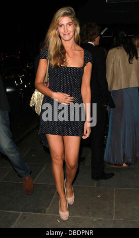 Made in Chelsea Star" Francesca Hull visita Raffles nightclub di Kensington Londra Inghilterra - 27.05.11 Foto Stock