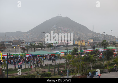 Scatola colorata del Cerro San Cristobal, Lima, Peru Foto Stock