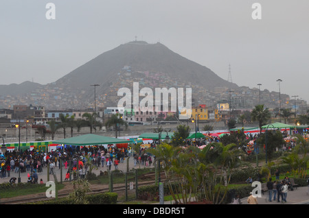 Scatola colorata del Cerro San Cristobal, Lima, Peru Foto Stock