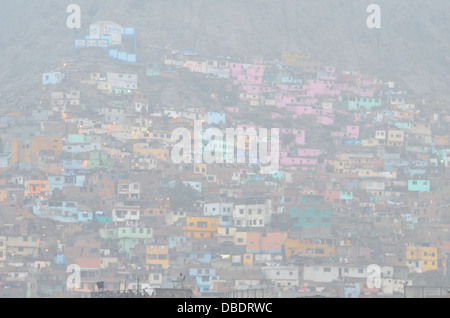 Scatola colorata del Cerro San Cristobal, Lima, Peru Foto Stock