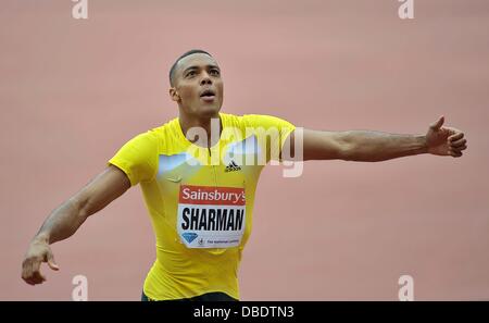 Londra, Regno Unito. 27 Luglio, 2013. William Sharman (GBR) celebra la venuta 2a con un PB. Sainsburys anniversario giochi. IAAF Diamond League. Stadio Olimpico. Queen Elizabeth Olympic Park. Stratford. Londra. Regno Unito. 27/07/2013. Credito: Sport In immagini/Alamy Live News Foto Stock