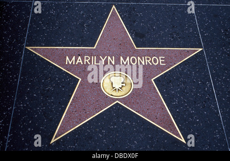 Star del cinema Marilyn Monroe è uno di più di 2.500 celebrità che hanno onorato con una stella sulla Hollywood Walk of Fame in California, Stati Uniti d'America. Foto Stock