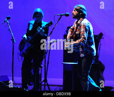 Ray LaMontagne esegue presso la Massey Hall. Toronto, Canada - 30.5.11 Foto Stock