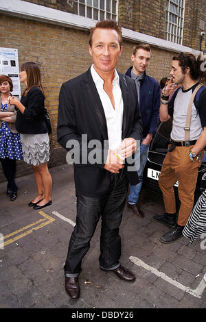 Martin Kemp, presso la American InterContinental University di Londra per la laurea di moda di Londra, Inghilterra - 31.05.11 Foto Stock