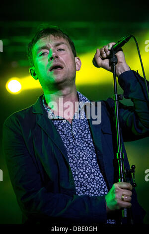 Milano Italia. Il 28 luglio 2013. Il British rock band BLUR esegue live all Ippodromo del galoppo durante la 'Città Sana Festival' Credito: Rodolfo Sassano/Alamy Live News Foto Stock