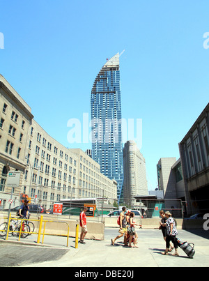 La gente che camminava sulla luglio 20, 2013 a Toronto in Canada Foto Stock