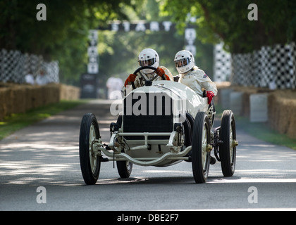 Chichester, Regno Unito - Luglio 2013: Mercedes Grand Prix in azione al Festival di Goodwood di velocità sulla luglio 13, 2013. Foto Stock