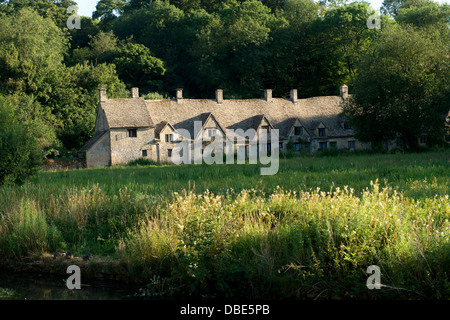 Bibury il classico villaggio Costwold nel centro del Regno Unito Foto Stock