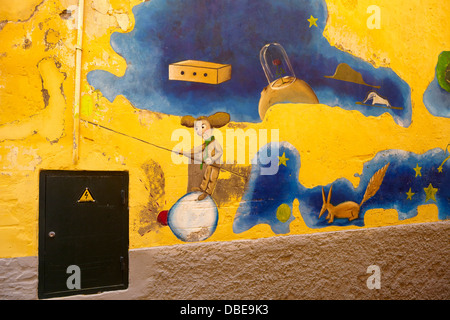 Funchal Centro storico (zona velha), parete dipinta dall'artista locale, l'isola di Madeira, Portogallo Foto Stock