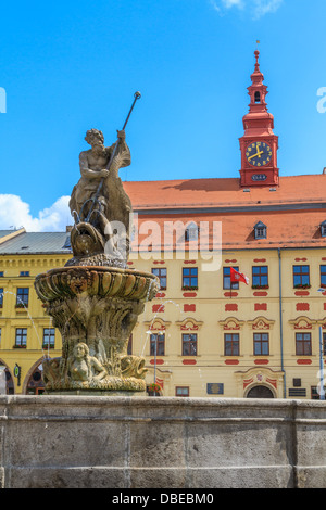 Jihlava (Iglau) principale (Masaryk) con piazza Municipio, Moravia Repubblica Ceca Foto Stock