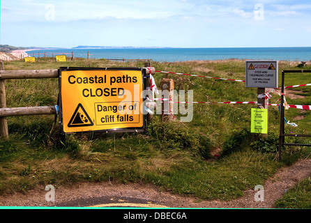 Burton Bradstock sentiero costiero chiusa a seguito scogliera frana causando la morte di una donna Foto Stock