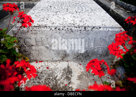 Tomba di pietra del Sir Winston Churchill - St Martin's Church, Bladon, Woodstock Foto Stock