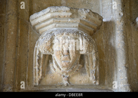 Intaglio interno nella chiesa di San Pietro e di San Paolo, Northleach, Gloucestershire, England, Regno Unito Foto Stock